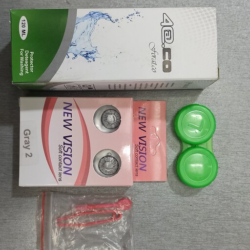 لنز طوسی سالانه کره ای همراه با آب لنز وجالنزی و اپلیکاتور لنز  با مجوز بهداشت 