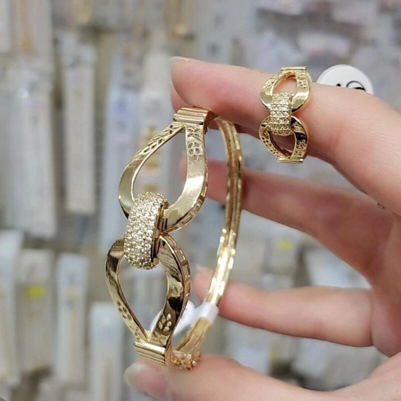 ست دستبند یا بنگل و انگشتر طرح طلا جنس پرنس رنگ ثابت ارسال رایگان