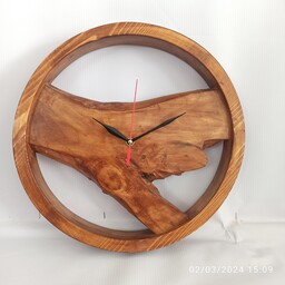 ساعت چوبی ساخته شده از چوب روسی و بید