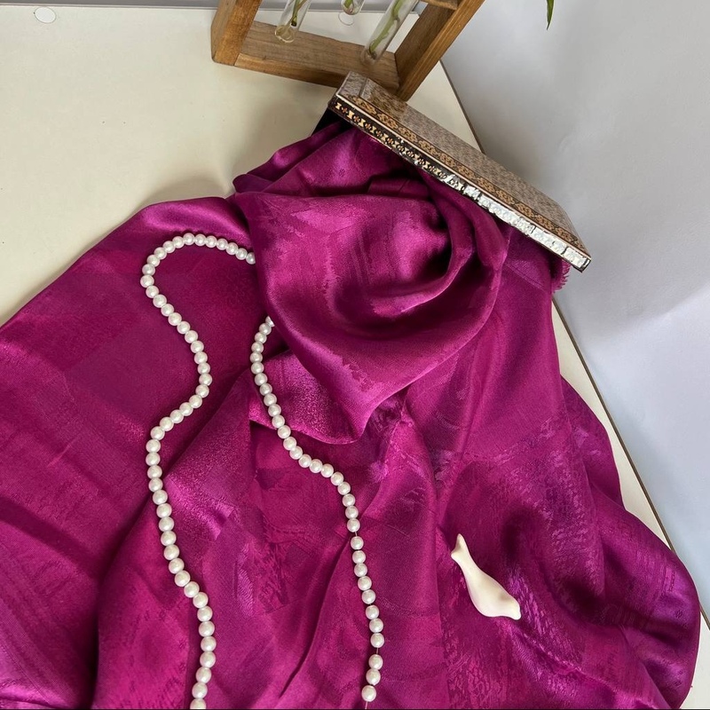 روسری ژاکارد بامبو قواره 140 در 140 در طرح و رنگهای شاد و جذاب