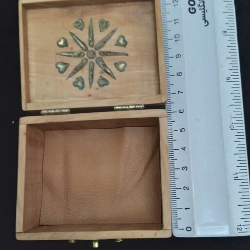 جعبه چوبی خاص، چوب گردو، ظریف نگاره با چوب رنگ طبیعی، مناسب برای جای مضراب تار و سه تار و انگشتر