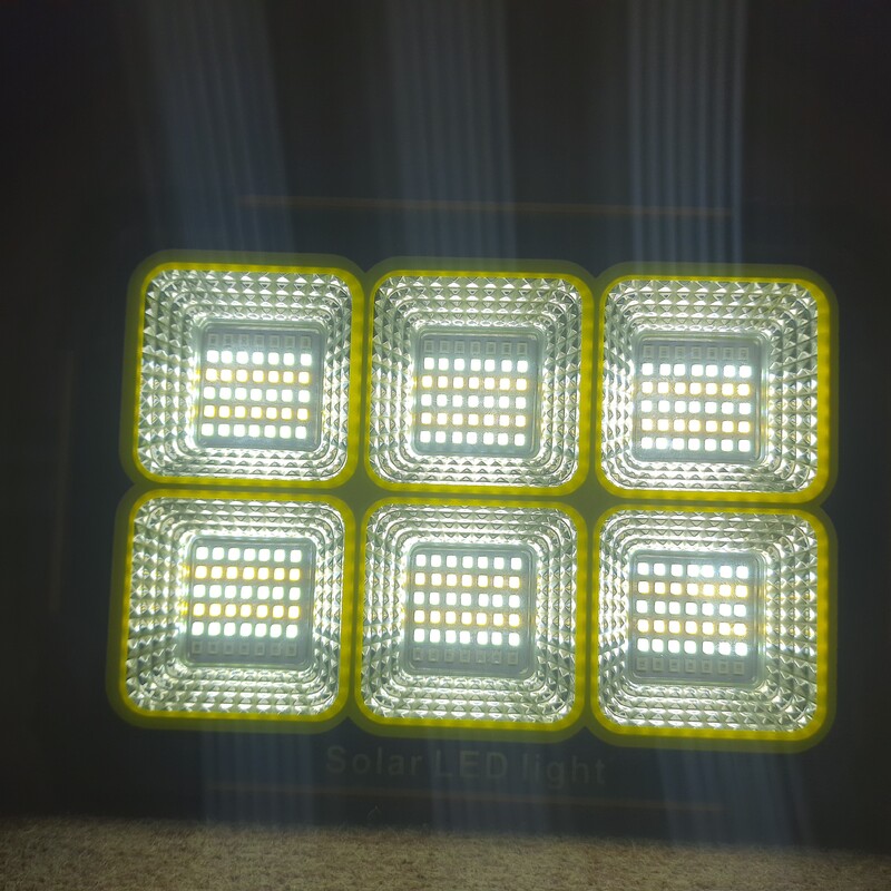 پروژکتور LED شارژی صفحه خورشیدی، پاوربانک دار