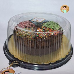 کیک اسفنجی شکلاتی خونگی هفتصد گرمی با رعایت کامل بهداشت با بهترین کیفیت
