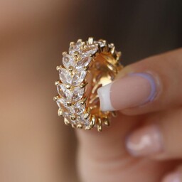 انگشتر لوکس زنانه جواهری استیل وارداتی رنگ ثابت برابر با اصل طلا با درخشش بالا نگین مارکیزی