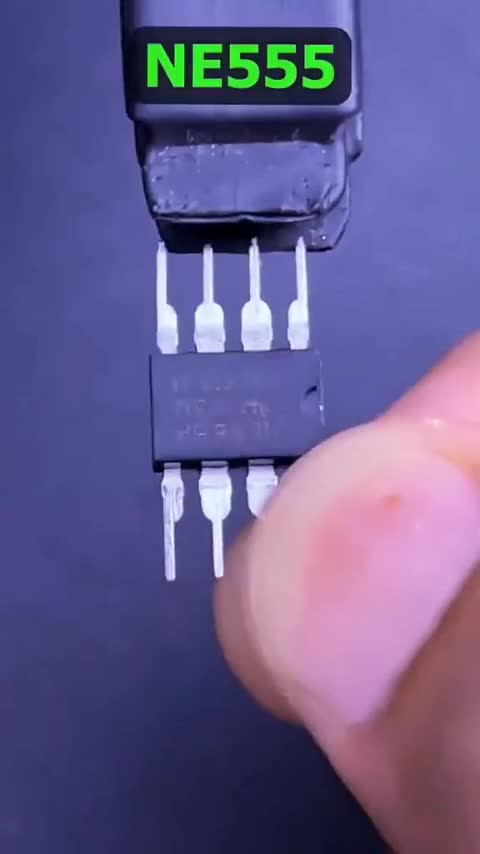 LED پنج میلی متر، هایبرایت، سبز شفاف ( بسته 5 عددی) LED 5MM GREEN HIGH BRIGHT
