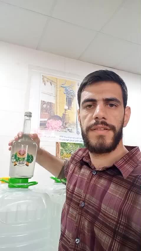 عرق نعنا (نعناع) سنگین و غلیظ، یک لیتری، تولیدی گلابگیری انصاری مقدم شهر قمصر کاشان