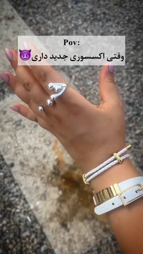 دستبند چرمی دو ردیفه سگک دار مشکی قرمز و سفید 