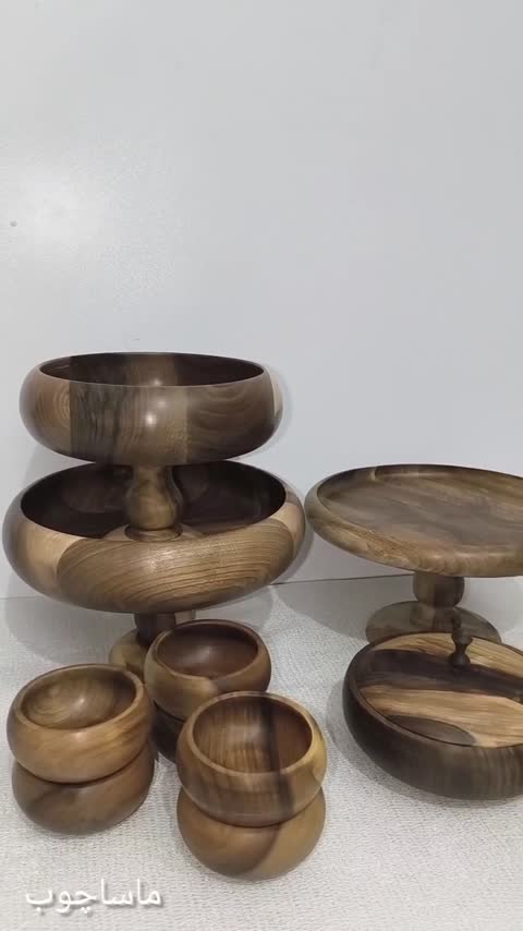 گز خوری چوبی یا اجیل خوری چوبی پایه دار خمره ای چوب گردو 