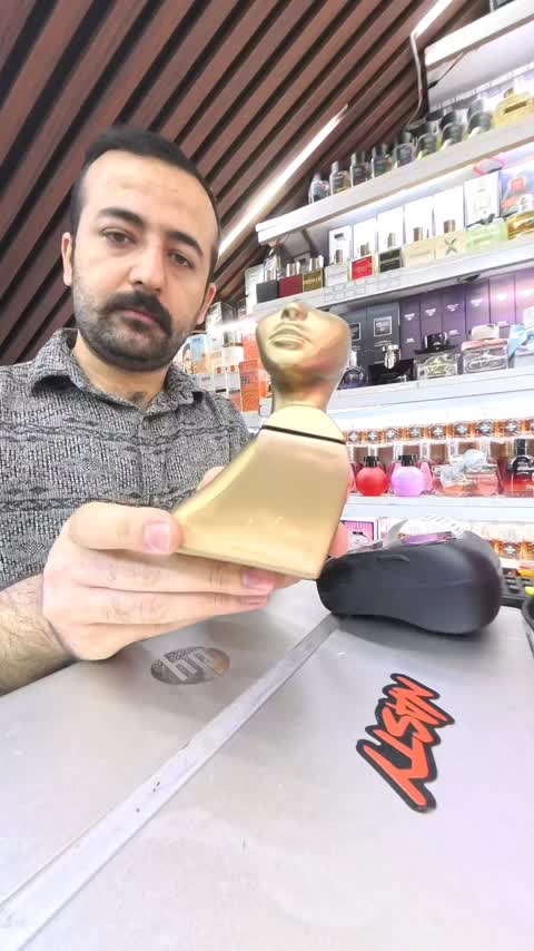 عطر ادکلن طلایی بیلی ایلیش اورجینال