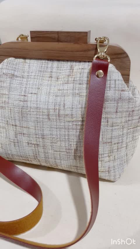 کیف دهانه چوبی مدل کتابی