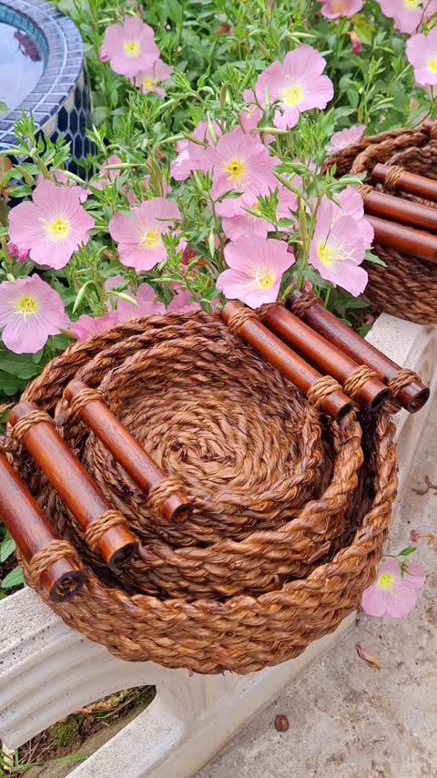 سبد حصیری سه تیکه دسته بامبو رنگ فندقی 