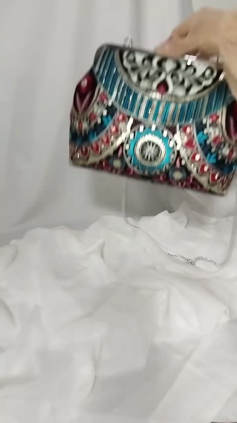 کیف سوزندوزی مشکی زنانه