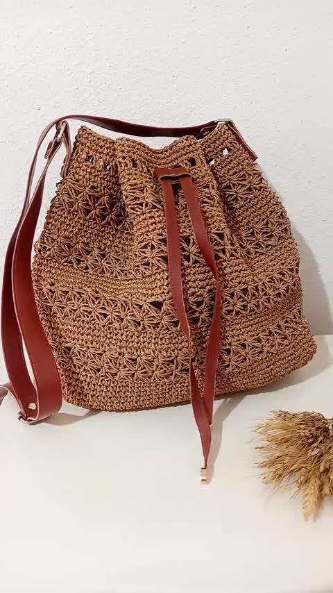 کیف توبره ای رافیا با دسته چرم