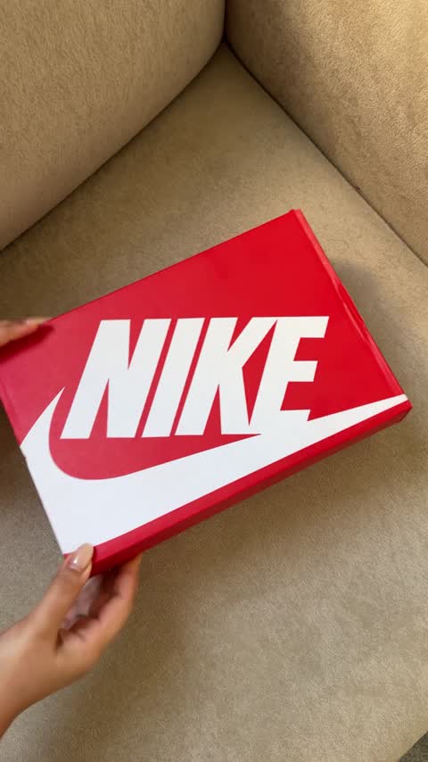 کتونی نایک وی تو‌ کی سفید نقره اییNike V2K Run 