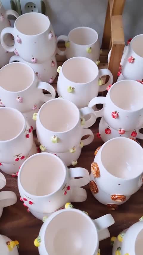 ماگ با میوه برجسته سرامیکی