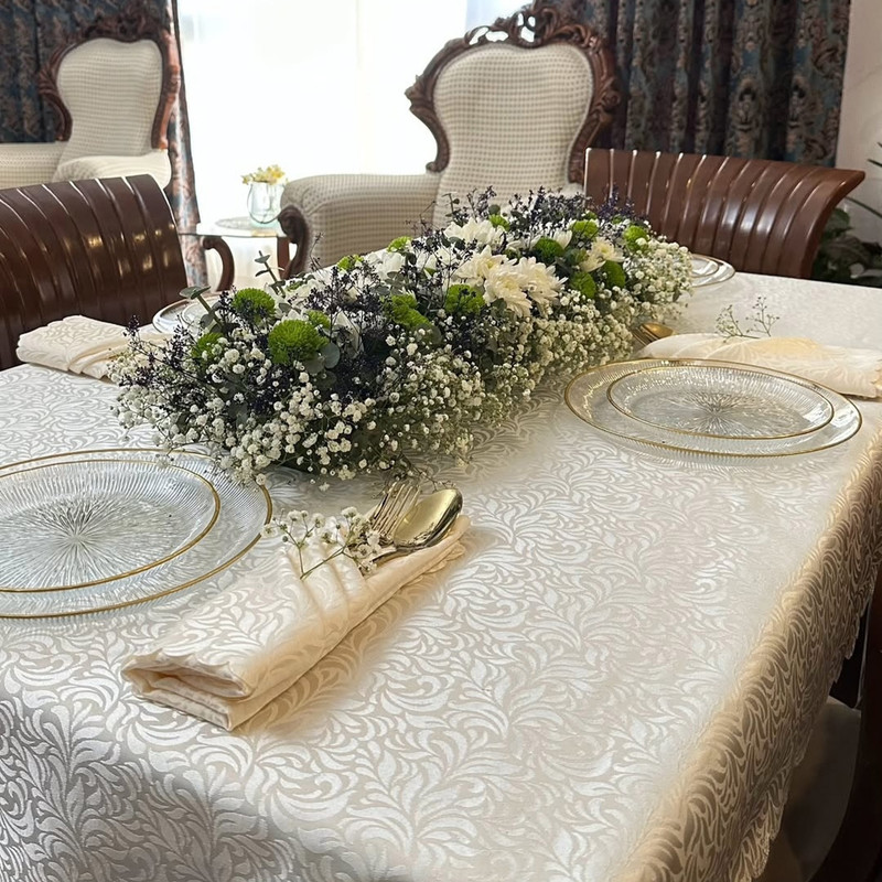 رومیزی رزین تاژ مدل پراگ مربع سایز 70x70 سانتیمتر