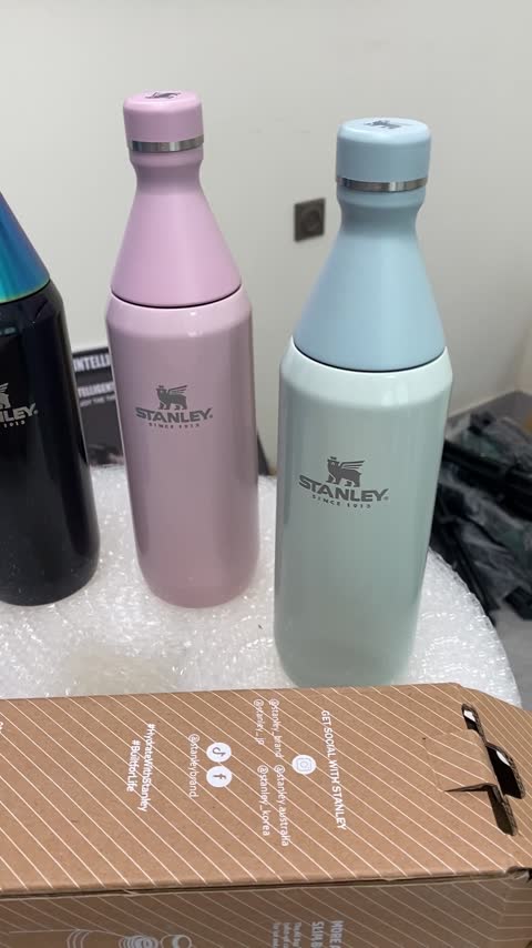 بطری استنلی 600 میلی لیتر مدل slim bottle