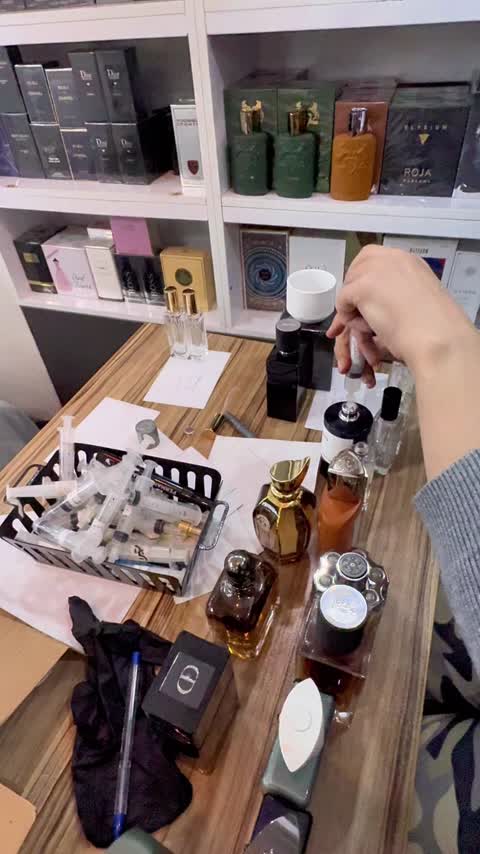 عطرادکلن باربری هر 100میل ادوپرفیوم مسترکوالیتی درجه یک 