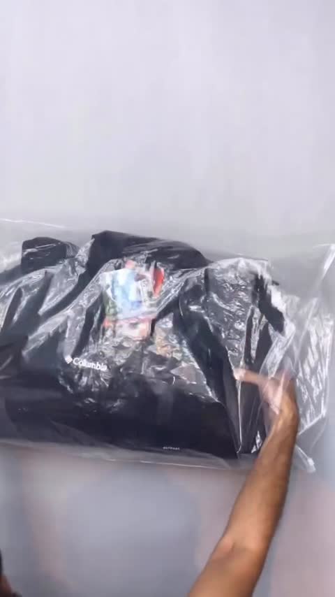کاپشن کلمبیا گورتکس بسیار شک و تنخوری بینظیر رنگ مشکی