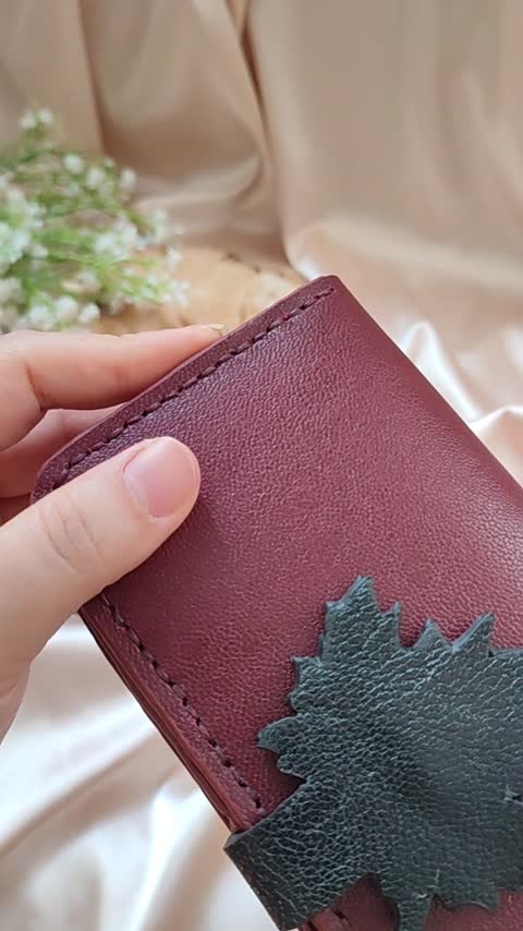 کیف پول زنانه چرم طبیعی دستدوز /کیف دستی زنانه چرم طبیعی دست دوز/کیف پاسپورتی چرمی/کیف موبایل چرم/کیف مدارک چرم