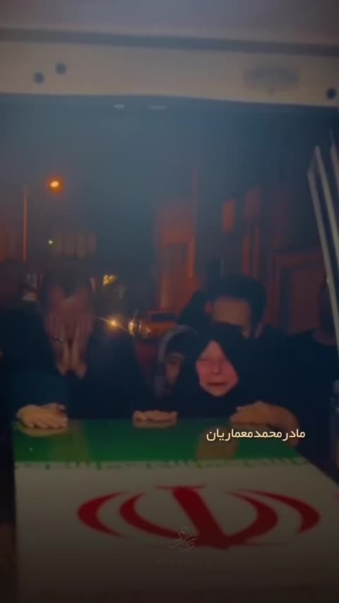 کتاب تنها گریه کن (روایت زندگی اشرف منتظری مادر شهیدمحمد معماریان)