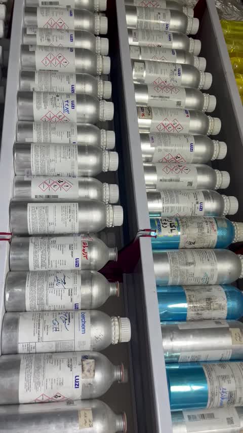 عطر استرانگر ویت یو به عطر لوکس و لاکچری