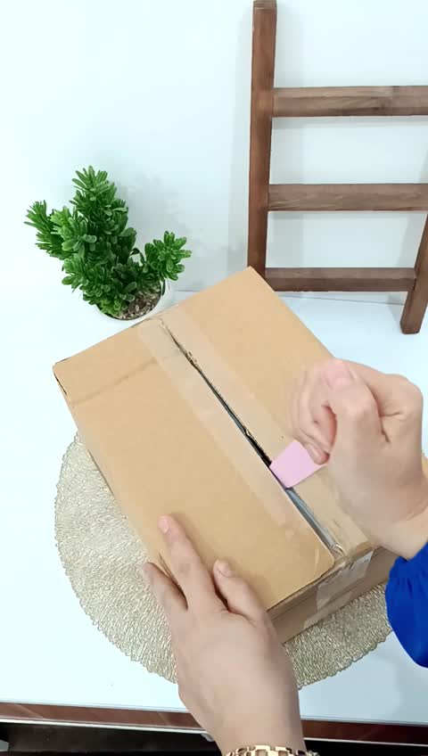 کیف مجلسی زنانه مخمل دستدوز دهانه فلزی سورمه ای