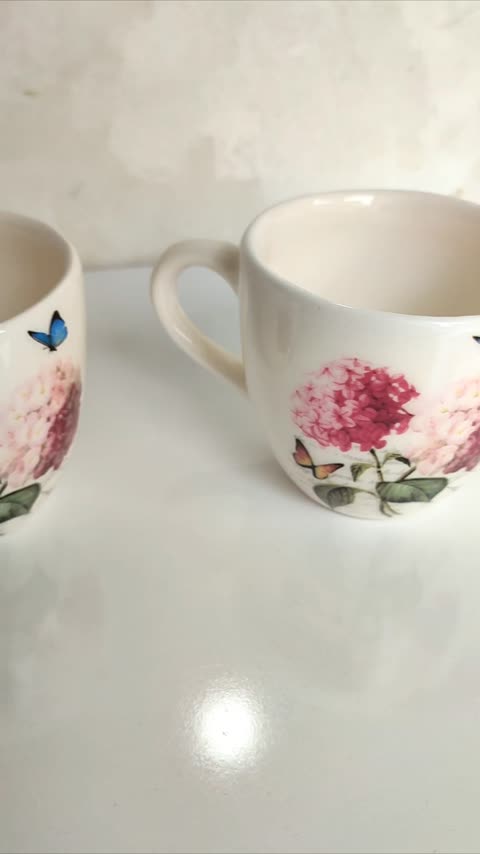 فنجان سرامیکی گل و پروانه