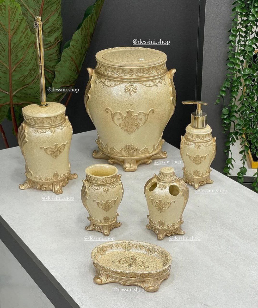 ست بهداشتی رزین مدل صنوبر کرم اکلیلی درب بادبزنی