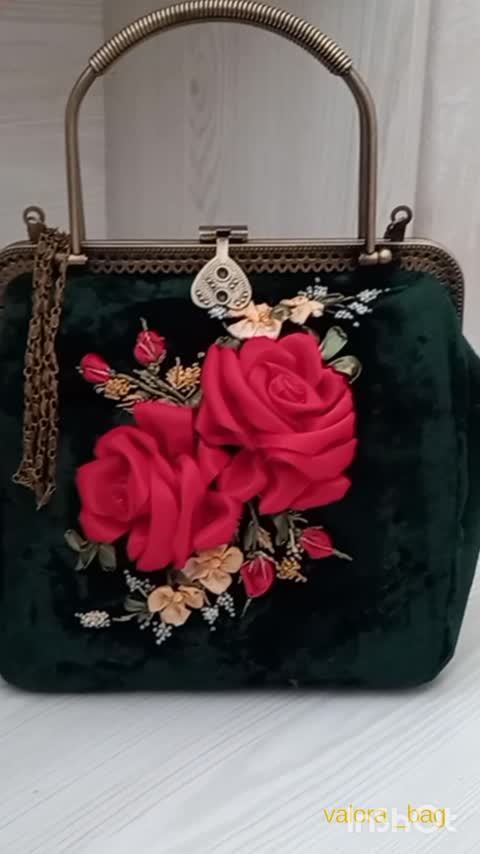 کیف روباندوزی شده دهانه فلزی مجلسی 