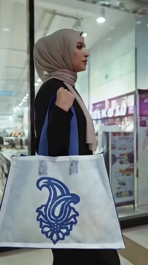 ساک دستی سفید ابی شابلون دار 