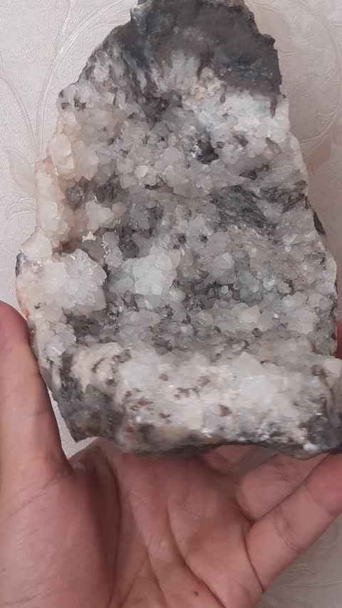 سنگ کوارتز کلکسیونی بسیار زیبا و خاص
