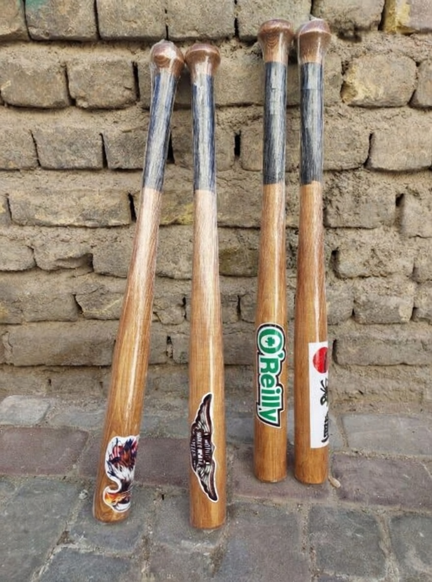 چوب بیسبال قهوه‌ای خوشدست مقاوم با استیکر 67 سانت - کلاسیک خشن، تعادل کامل و ظاهر مردانه در دستان شما