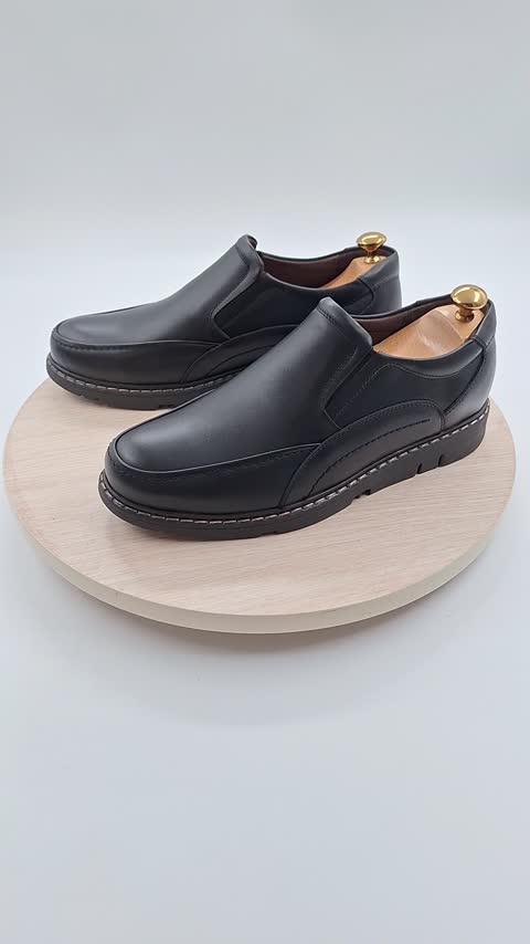 کفش ارتوپدیک طبی تمام چرم طبیعی گاوی مردانه بندی رنگ مشکی مناسب استفاده طولانی مدت در روز کدV352 چرم میخچی