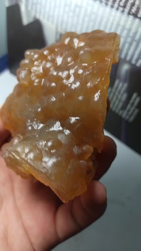 سنگ راف عقیق جزع عسلی لانه زنبوری یا تاولی و انگوری بسیار خاص و زیبا و خوشرنگ طبیعی و اصل معدنی کلکسیونی بوتروئیدال 