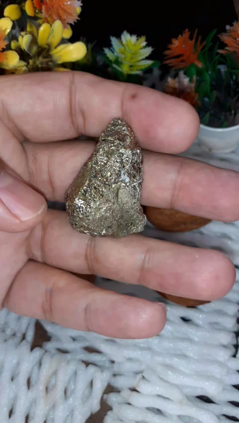 سنگ راف کلکسیونی پیریت با وزن 42 گرم