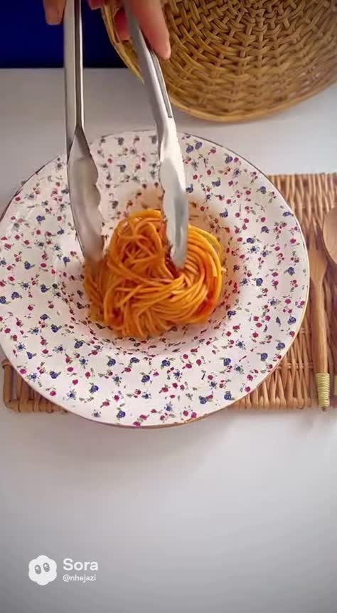 پاستا خوری (پس کرایه)