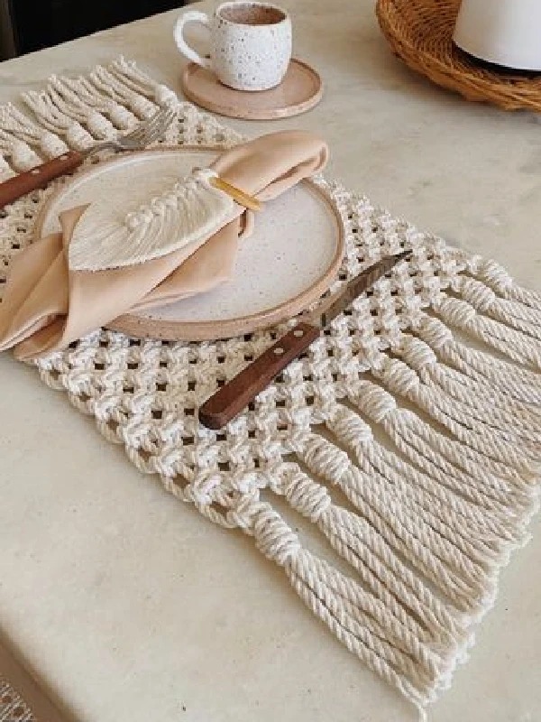 زیربشقابی مکرومه با ابعاد چهارگوش سایز و رنگ دلخواه کد سفارش2418