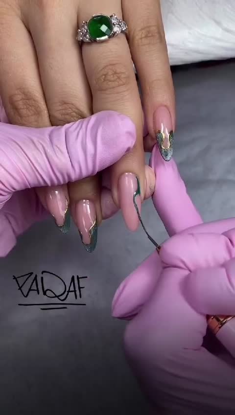 ناخن کاشت موقت طرح سبز آیس