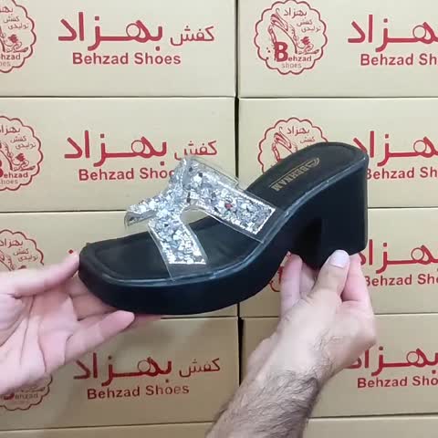 دمپایی روفرشی مجلسی نگینی زنانه دخترانه سایز 37 تا 40 رنگ مشکی زیره پیو پاشنه هشت و نیم سانتی رویه طلقی نگینی سبک راحتی