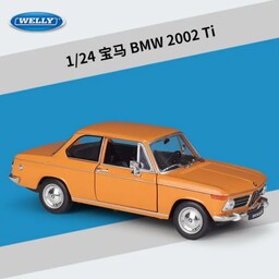 ماکت ماشین فلزی - بی ام و 2002 - مقیاس 1.24 برند ویلی - فرمان پذیر ، دربها و کاپوت جلو بازشو - BMW 2002 ti