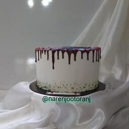 کیک تولد با تزیین چاپ خوراکی با فیلینگ موز و گردو  ارسال به اصفهان به صورت پس کرایه