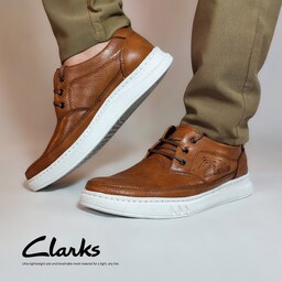 کفش اسپرت مردانه قهوه ای سفید و مشکی Clarks مدل 1420