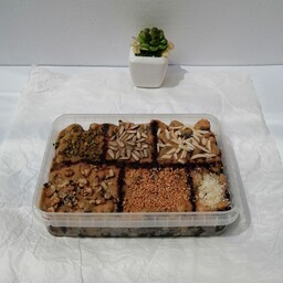 رنگینک خرمایی مجلسی با مغز و آجیل وزن(800تا850گرم)