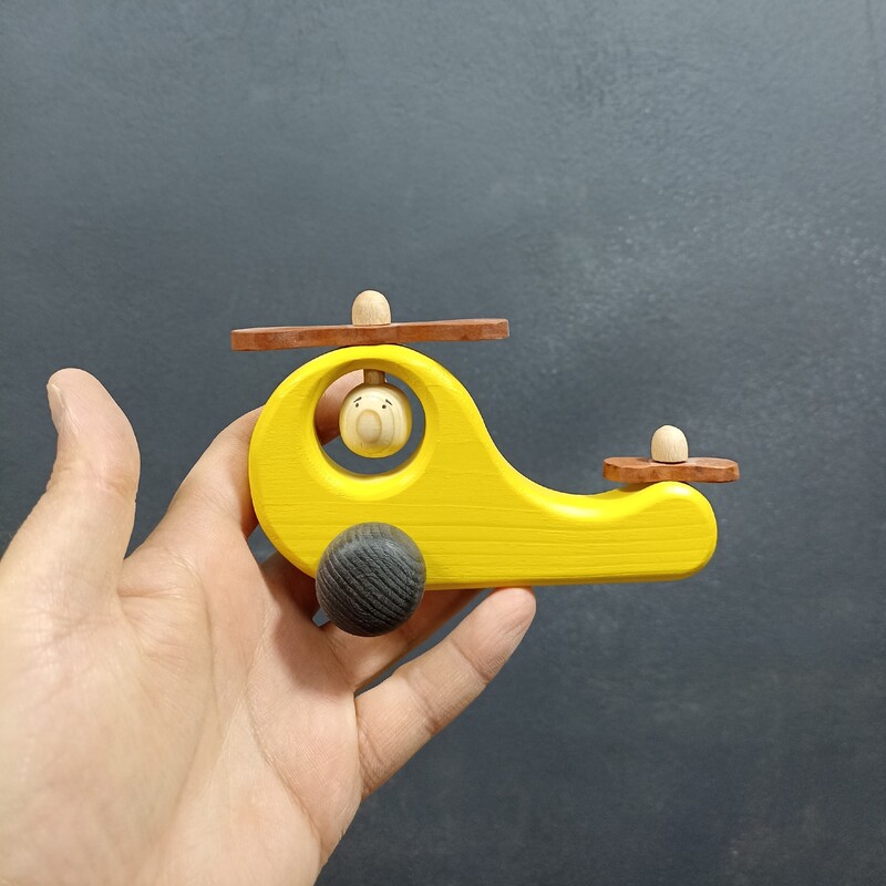 هلیکوپتر چوبی اسباب بازی