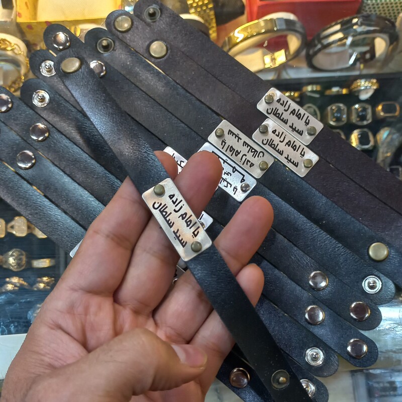 دستبند مذهبی فروش فقط عمده حداقل تعداد سفارش 20عدد هست قیمت مفته 