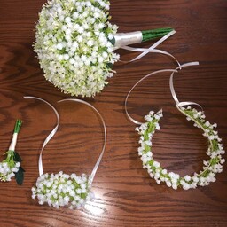 دسته گل عروس مدل عروس به همراه ست دستبند و تاج و گل کت داماد 