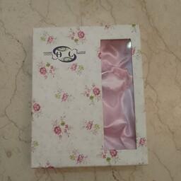 جعبه باکس کادویی هدیه گیفت مقوایی تلقی سفید صورتی گلدار گل گلی ابعاد 20در15 قد4