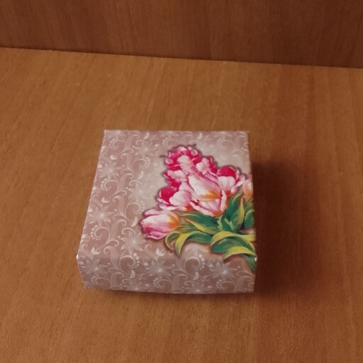 جعبه انگشتر مربع کرم بنفش صورتی گلدار گل گلی هدیه کادویی گیفت 6در6 باکس طلا جواهرات زیورالات گوشواره گردنبند دستبند