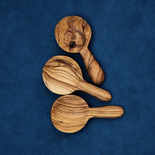قاشق چوبی پیمانه ساخته شده از چوب جنگلی زیتون